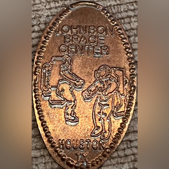 Silver Skull Coin Accessory - Picture 6 of 9